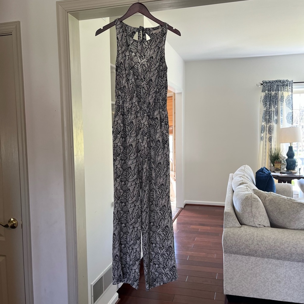 LOFT light weight jumpsuit. Black and white, XS. Received tons of compliments!